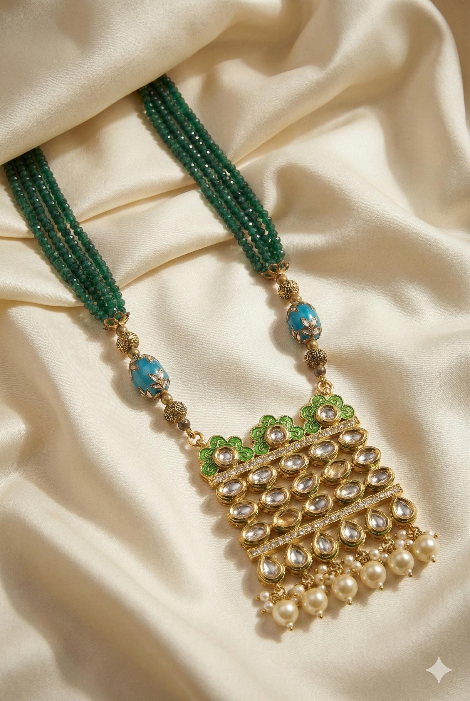 Traditional Pendent set