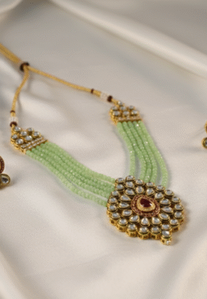 kundan pendent set